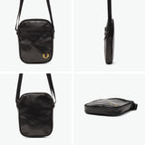 フレッドペリー ショルダーバッグ ミニショルダー レディース メンズ 縦型 斜めがけ ミニサイズ FRED PERRY バッグ ミニバッグ ブランド 軽量 コンパクト ポシェット 1L Tonal Classic Small Side Bag L2166