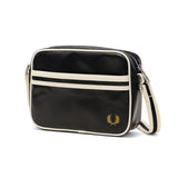フレッドペリー ショルダーバッグ ミニショルダー レディース メンズ 横型 斜めがけ ミニサイズ FRED PERRY バッグ ミニバッグ ブランド 軽量 コンパクト ポシェット 2L A5 Classic Mini Shoulder Bag L2168