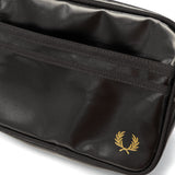 フレッドペリー ショルダーバッグ メンズ レディース ブランド ミニ コンパクト 小さめ FRED PERRY 斜めがけ ヨコ 横 シンプル おしゃれ トラベル ミニショルダー 2L Tonal Classic Mini Shoulder Bag L2169