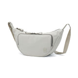 IS/IT ショルダーバッグ メンズ ブランド 斜めがけバッグ 大容量 イズイット バッグ 斜めがけ かっこいい 斜め掛け 軽量 軽い A5 撥水 シンプル 無地 ハーフムーン 半月型 ラウンド 日本製 旅行 トリクル 963112