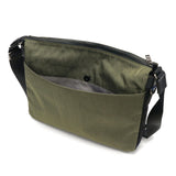 ランバン オン ブルー ショルダーバッグ メンズ レディース ブランド 軽量 LANVIN en Bleu ショルダー バッグ 斜めがけ 撥水 大人 ナイロン A4 カジュアル 横型 おしゃれ ファスナー付き リール 530113