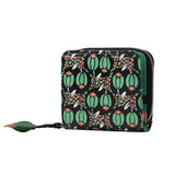 ツモリチサト 二つ折り財布 レディース ブランド tsumori chisato CARRY 財布 本革 レザー かわいい 折財布 小銭入れあり コンパクト 豚革 日本製 ファスナー 花柄 おしゃれ フランソワーズ ラウンド折財布 56010