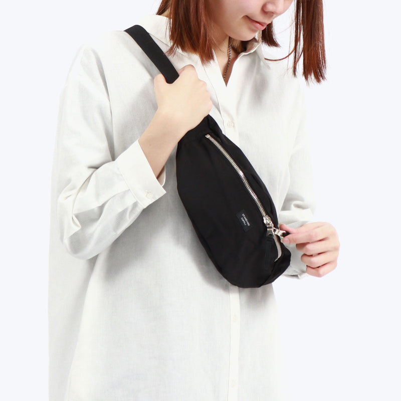 標準零用量標準供應 SIMPLICITY FANNY PACK。