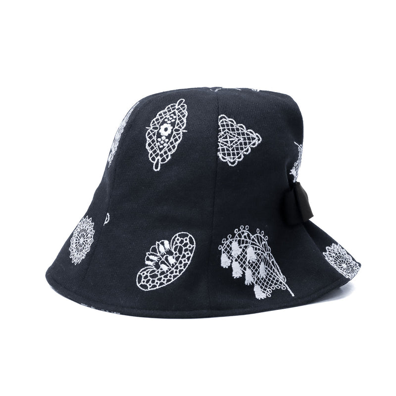 CA4LA ハット レディース 秋冬 秋 冬 カシラ 帽子 チューリップハット おしゃれ ブランド かわいい 可愛い レース モチーフ すずらん 花 刺繍 リボン ゴム フィット 日本製 LILY OF THE VALLEY KTZ02627