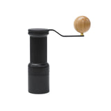 【正規品1年保証】 EPEIOS コーヒーミル 手動 エペイオス ステンレス刃 手挽き 挽き目 段階 調整 均一 ハンドグラインダー コンパクト 持ち運び 専用ケース付 バリスタ 監修 アウトドア Essence Go BG003