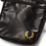 フレッドペリー ショルダーバッグ ミニショルダー レディース メンズ 縦型 斜めがけ ミニサイズ FRED PERRY バッグ ミニバッグ ブランド 軽量 コンパクト ポシェット 1L Tonal Classic Small Side Bag L2166