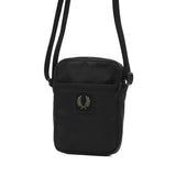 フレッドペリー ショルダーバッグ メンズ レディース 軽量 ブランド ナイロン FRED PERRY 小さめ 斜めがけ 大人 かっこいい ミニ 軽い 縦型 おしゃれ 薄型 縦長 スリム コンパクト カジュアル CRINKLE NLYON SMALL SIDE L3341