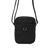 フレッドペリー ショルダーバッグ メンズ レディース 軽量 ブランド ナイロン FRED PERRY 小さめ 斜めがけ 大人 かっこいい ミニ 軽い 縦型 おしゃれ 薄型 縦長 スリム コンパクト カジュアル CRINKLE NLYON SMALL SIDE L3341