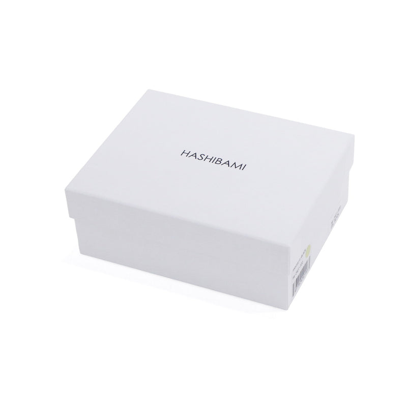 ハシバミ 二つ折り財布 レディース ブランド HASHIBAMI 財布 本革 革 レザー おしゃれ かわいい 小銭入れ 大人 上品 フラワー 花 ベルト 折財布 シンプル フラワーバックル 二つ折りウォレット Ha-2407-500