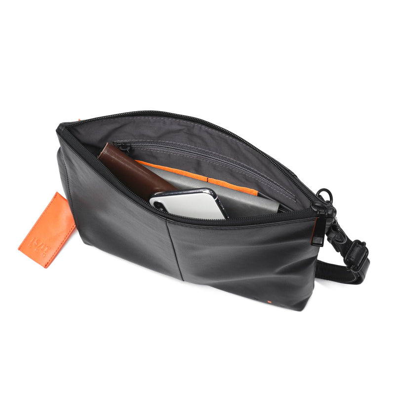 IS/IT ショルダーバッグ メンズ 斜めがけバッグ 小さめ イズイット かっこいい ブランド 斜めがけ 革 軽量 B5 ショルダー バッグ レザー 本革 牛革 2WAY クラッチ ポーチ付き ミニ DISH ディッシュ 945101