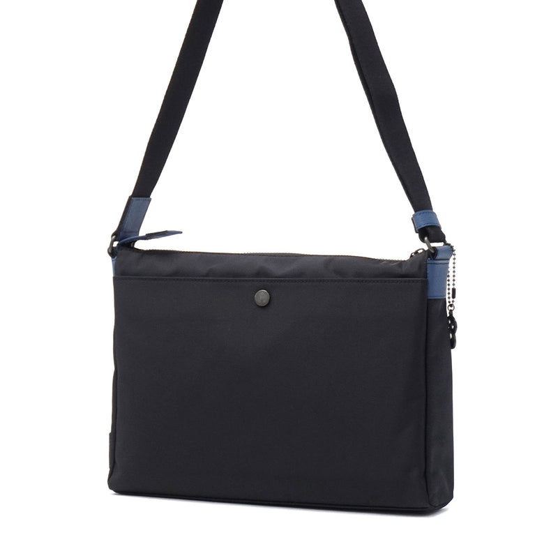 ランバン オン ブルー ショルダーバッグ メンズ レディース 斜めがけバッグ LANVIN en Bleu 斜め掛け おしゃれ 大人 上品 軽量 軽い 撥水 ブランド シンプル カジュアル 日本製 A4 ドロップ 588112