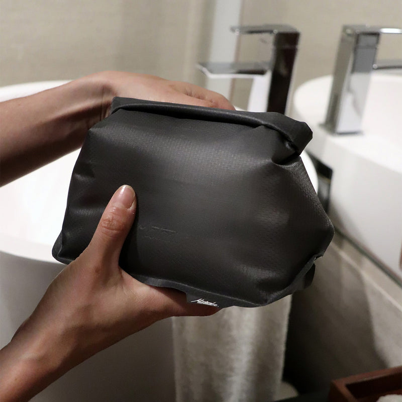 【日本正規品】 マタドール ポーチ メンズ レディース 小物入れ ブランド Matador 防水 化粧品 小物 トラベル 旅行 アメニティ収納 持ち運び 軽量 ロールトップ Dry-Through 2L フラットパックトイレトリーケース