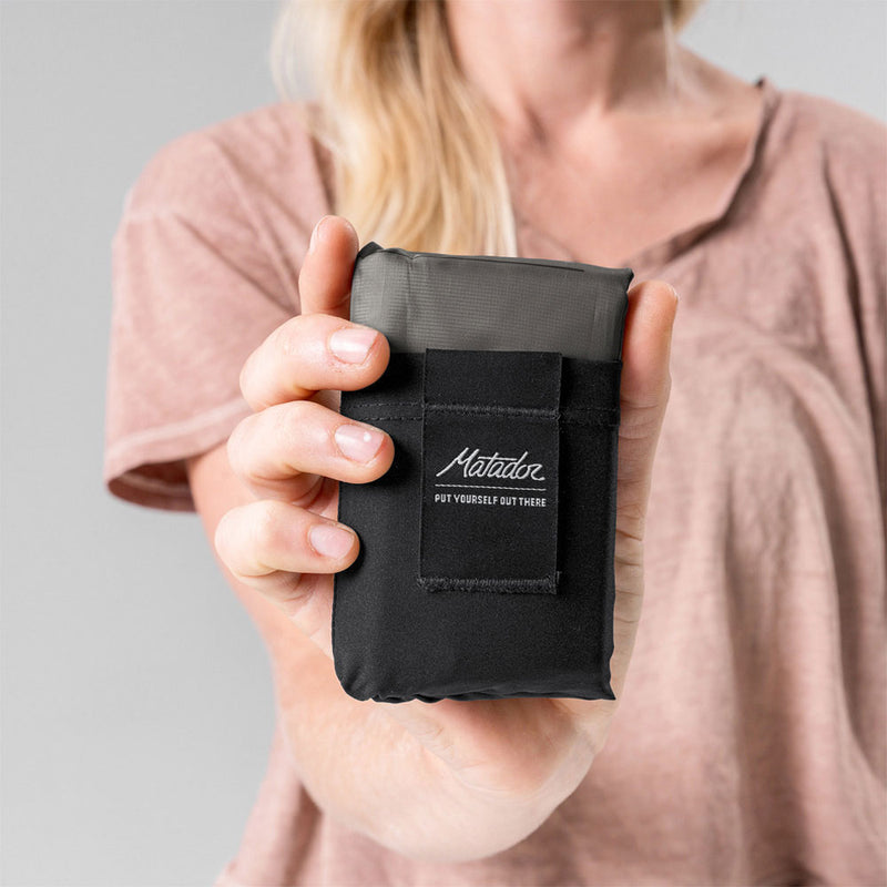 【日本正規品】 マタドール ブランケット ひざ掛け 大判 Matador キャンプ おしゃれ コンパクト 軽量 軽い 耐水  丈夫 ペグ パッカブル 折りたたみ 収納袋 アウトドア レジャーシート ブランド MTD ポケットブランケット 4.0