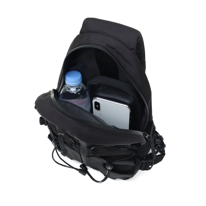 【正規品1年保証】 マキャベリック ボディバッグ メンズ レディース 軽量 MAKAVELIC ブランド かっこいい カジュアル 斜めがけ ショルダー バッグ 撥水 防水 黒 A5 SQUAD COCOON 5 BODY BAG 3125-10305