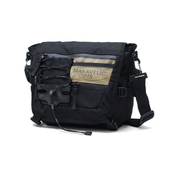 【正規品1年保証】 マキャベリック ショルダーバッグ メンズ レディース 軽量 斜めがけバッグ 小さめ MAKAVELIC ブランド かっこいい シンプル 斜めがけ 撥水 防水 黒 A5 SQUAD SUPPLY SHOULDER BAG 3125-10511