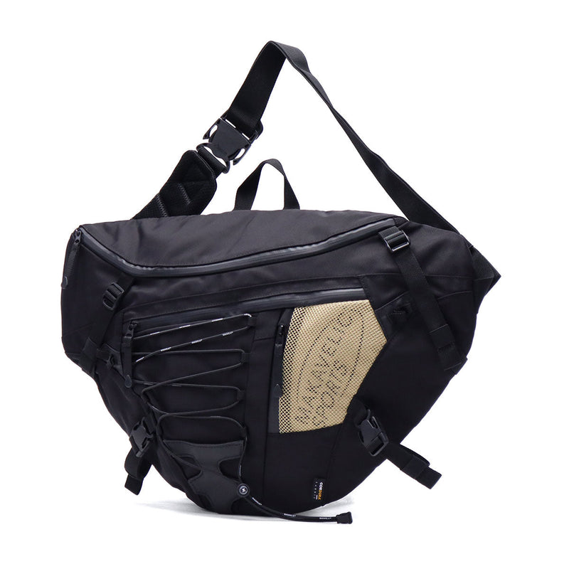 【正規品1年保証】 マキャベリック メッセンジャーバッグ メンズ レディース 大きめ ブランド 防水 MAKAVELIC ショルダーバッグ 斜めがけ 撥水 黒 PC 14インチ A4 SQUAD DELTA MESSENGER BAG 3125-10512