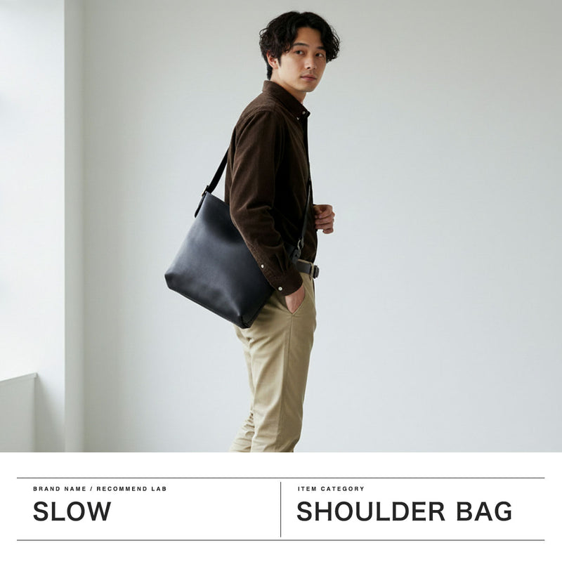 【当店限定モデル】 別注 SLOW ショルダーバッグ メンズ レディース 斜めがけバッグ 大きめ 大きい おしゃれ スロウ ショルダー バッグ メンズバッグ A4 ブランド 本革 革 レザー 軽量 軽い 大人 ファスナー 自立 黒 rubono 300S11502