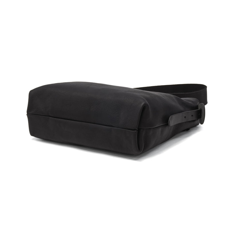 【当店限定モデル】 別注 SLOW ショルダーバッグ メンズ レディース 斜めがけバッグ 大きめ 大きい おしゃれ スロウ ショルダー バッグ メンズバッグ A4 ブランド 本革 革 レザー 軽量 軽い 大人 ファスナー 自立 黒 rubono 300S11502