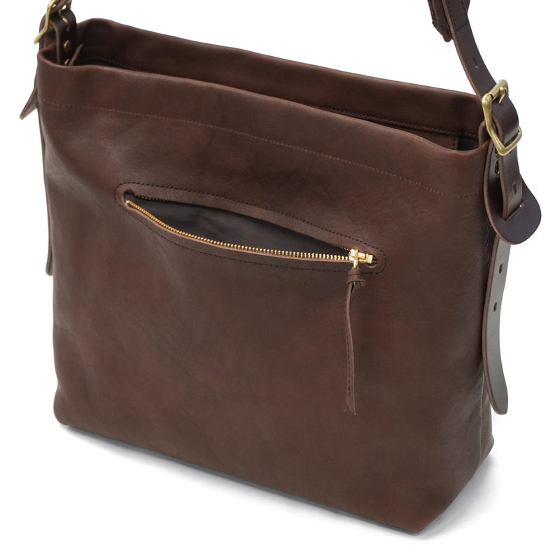 【当店限定モデル】 別注 SLOW ショルダーバッグ メンズ レディース 斜めがけバッグ 大きめ 大きい おしゃれ スロウ ショルダー バッグ メンズバッグ A4 ブランド 本革 革 レザー 軽量 軽い 大人 ファスナー 自立 黒 rubono 300S11502