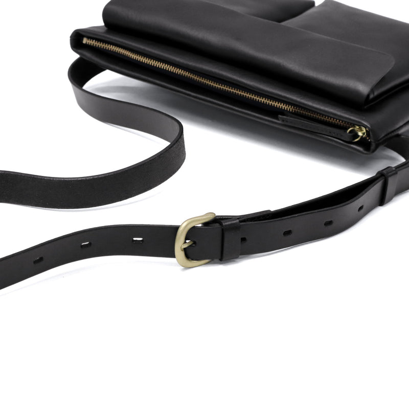 SLOW ボディバッグ メンズ レディース スロウ バッグ 本革 革 レザー ブランド 小さめ コンパクト スモール 軽量 斜めがけ ショルダー かっこいい おしゃれ シンプル 横型 日本製 A5 Cb Helmet Body Bag 858S73R