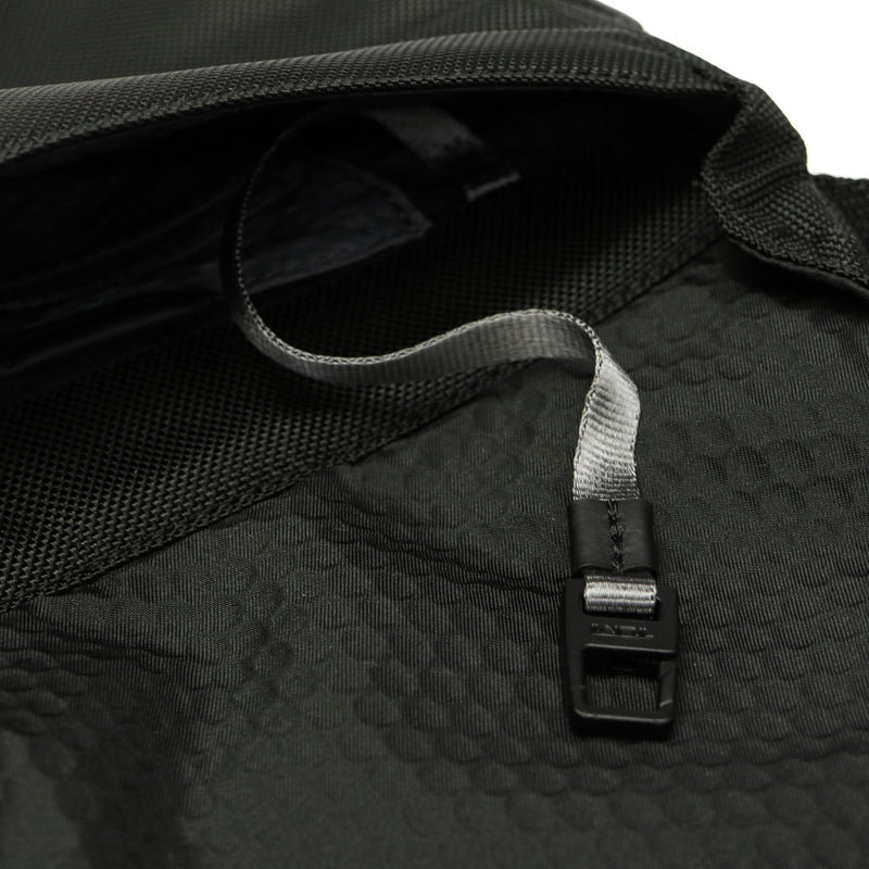 【正規品5年保証】 トゥミ ショルダーバッグ メンズ TUMI 斜めがけ 小さめ ブランド ナイロン かっこいい ミニショルダー バッグ タテ型 A5 Alpha Bravo 「ジュニア」クロスボディ 0232709
