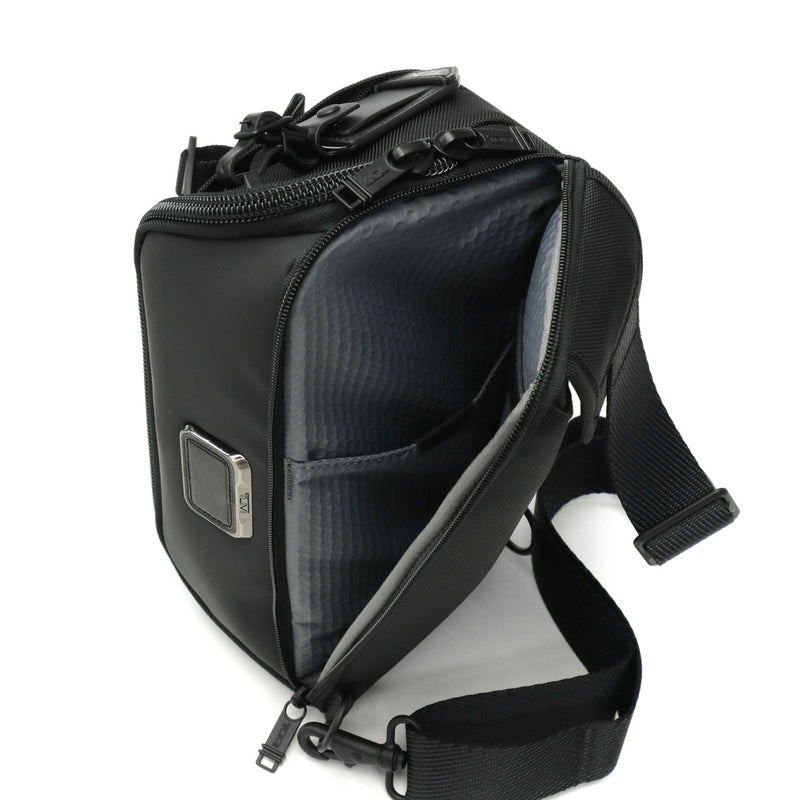 【正規品5年保証】 トゥミ ボディバッグ メンズ ワンショルダー TUMI ブランド 斜めがけ ショルダー スリングバッグ オシャレ シンプル カジュアル 縦型 タテ A5 Alpha Bravo 「プラトーン」スリング 0232799