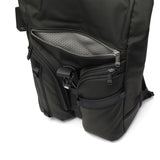 【正規品5年保証】 トゥミ リュック メンズ レディース 大容量 リュックサック 黒 TUMI バックパック おしゃれ カジュアル ブランド 通勤 2層 Alpha Bravo 「サーヴェイランス」フラップ・バックパック 0232841