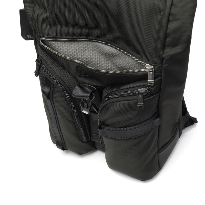 【正規品5年保証】 トゥミ リュック メンズ レディース 大容量 リュックサック 黒 TUMI バックパック おしゃれ カジュアル ブランド 通勤 2層 Alpha Bravo 「サーヴェイランス」フラップ・バックパック 0232841