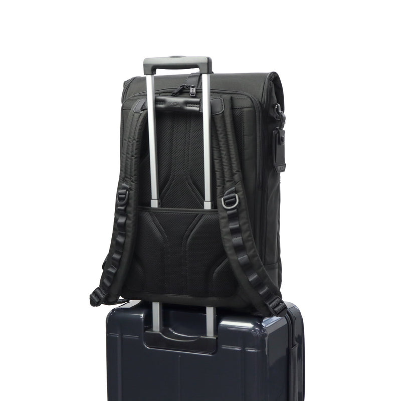 【正規品5年保証】 トゥミ リュック メンズ レディース 大容量 リュックサック 黒 TUMI バックパック おしゃれ カジュアル ブランド 通勤 2層 Alpha Bravo 「サーヴェイランス」フラップ・バックパック 0232841