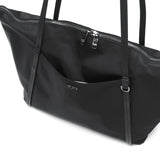 【正規品5年保証】 トゥミ トートバッグ レディース 大きめ 通勤 A4 TUMI 軽量 上品 ビジネス デイリー 旅行 トラベル 耐久性 肩掛け おでかけ キャリーオン 通勤バッグ 無地 ナイロン Voyageur Qトート 0196720