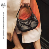 ヤーキ ハンドバッグ レディース 小さめ YAHKI バッグ 軽量 軽い ブランド コンパクト ミニ 上品 大人 おしゃれ かわいい シンプル キルティング ハーフムーン フェイクレザー FAKE LEATHER HAND BAG YH-745