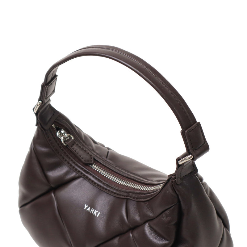 ヤーキ ハンドバッグ レディース 小さめ YAHKI バッグ 軽量 軽い ブランド コンパクト ミニ 上品 大人 おしゃれ かわいい シンプル キルティング ハーフムーン フェイクレザー FAKE LEATHER HAND BAG YH-745