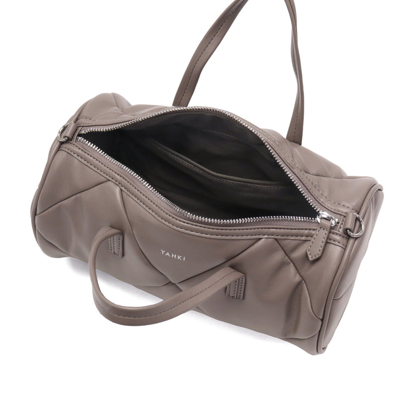 ヤーキ ボストンバッグ レディース かわいい 軽量 キルティング YAHKI バッグ ショルダーバッグ ブランド 小さめ ミニショルダー おしゃれ シンプル ロゴ ロール型 合皮 2WAY FAKE CROSSBODY BAG YH-746