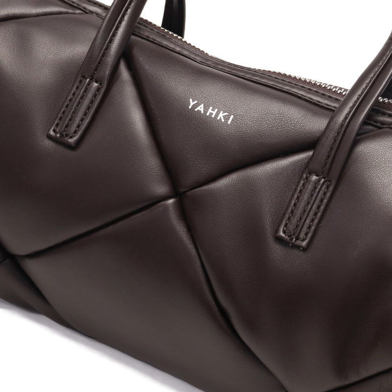 ヤーキ ボストンバッグ レディース かわいい 軽量 キルティング YAHKI バッグ ショルダーバッグ ブランド 小さめ ミニショルダー おしゃれ シンプル ロゴ ロール型 合皮 2WAY FAKE CROSSBODY BAG YH-746