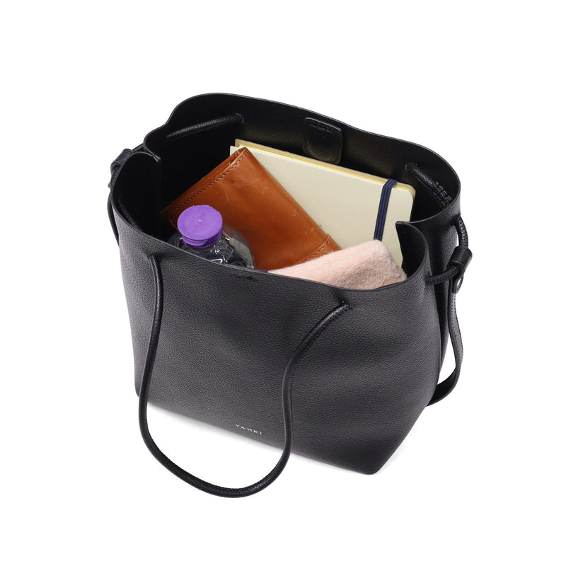 ヤーキ ショルダーバッグ レディース 軽量 YAHKI バッグ 小さめ コンパクト 斜めがけ 大人 上品 ブランド ショルダー クロスボディ ハンドバッグ 肩掛け おしゃれ 2WAY SHRINK SOFT W FACE CROSSBODY BAG YH-749