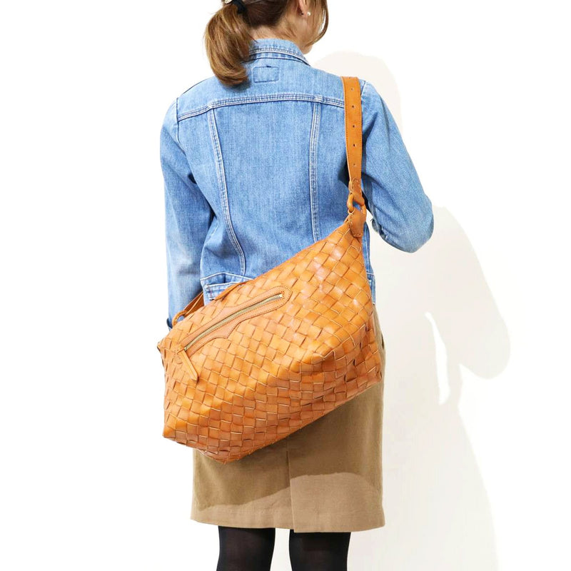 Lovita robita bag Shoulder bag Shoulder Robbyta Diagonal bag Ladies Diagonal leather mesh bag L size AN-155L