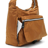 Sack, a bag, a SAC, a bag, two bags, bags, bags, lightweight, light, lightweight, water, fastener, open, open, open, open, open, hand-off, open. H-1620.