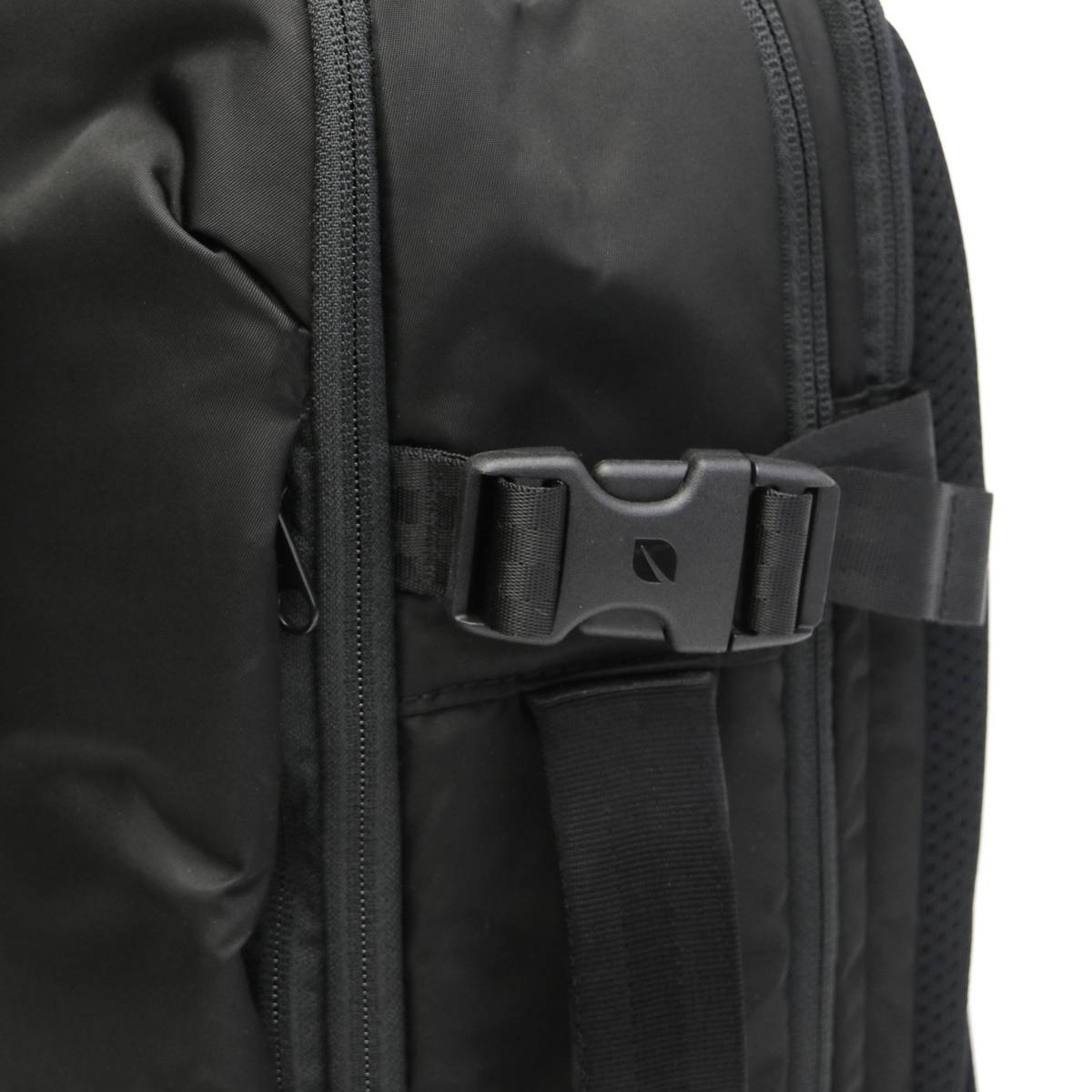 incase VIA Backpack Slim with Flight Nylon Backpack – GALLERIA Bag&Luggage